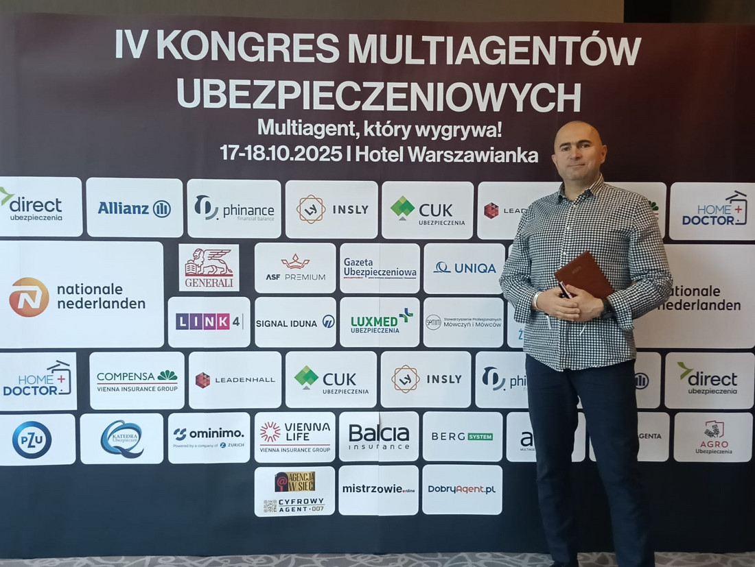 Zdjęcie przedstawia Prezesa Papugę w trakcie kongresu. 